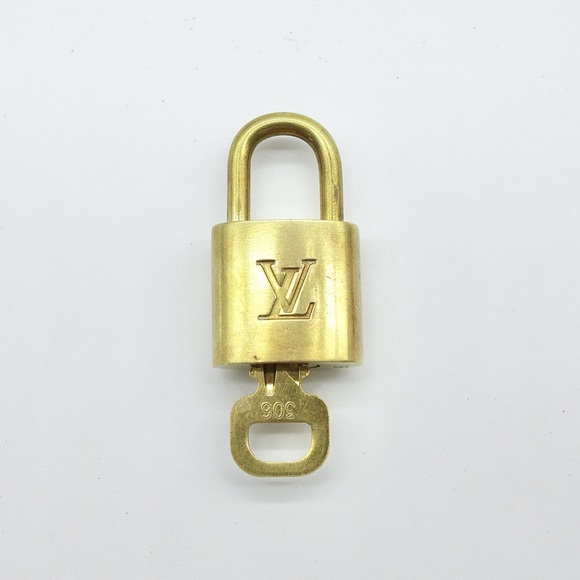 🍓LV Lock and Key #306 - Picture 2 of 4